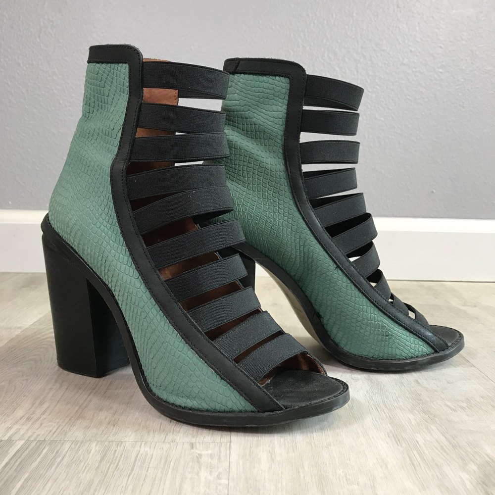 Sixty Seven Leather and Elastic Caged Y2K 90’s Block Heel Snake Skin Look sz 38